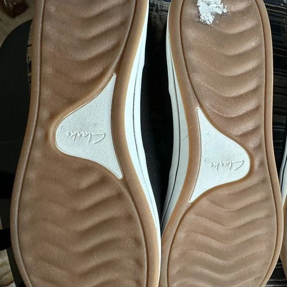 Clarks Women's Navy & Black Flats - Picture 5 of 5